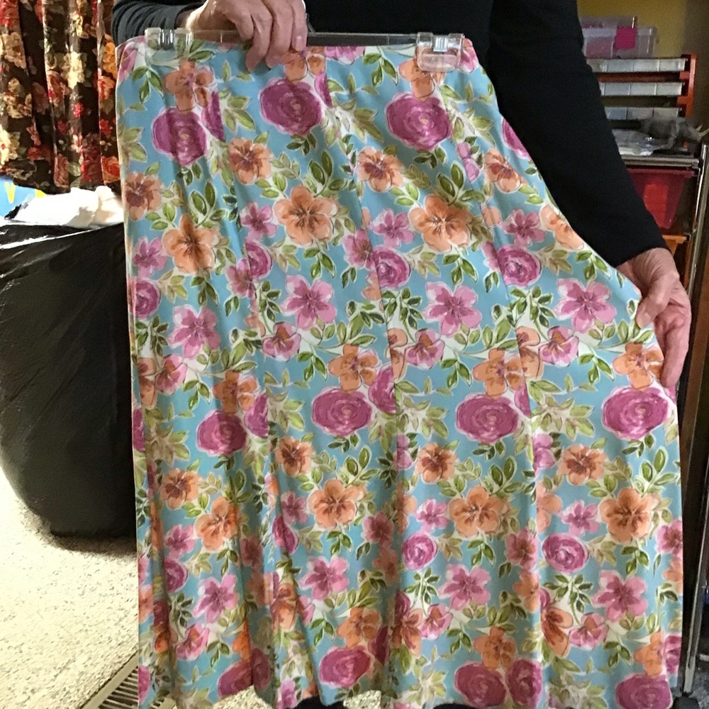 CHRISTOPHER & BANKS  women’s floral patterned skirt w/panels sz 10